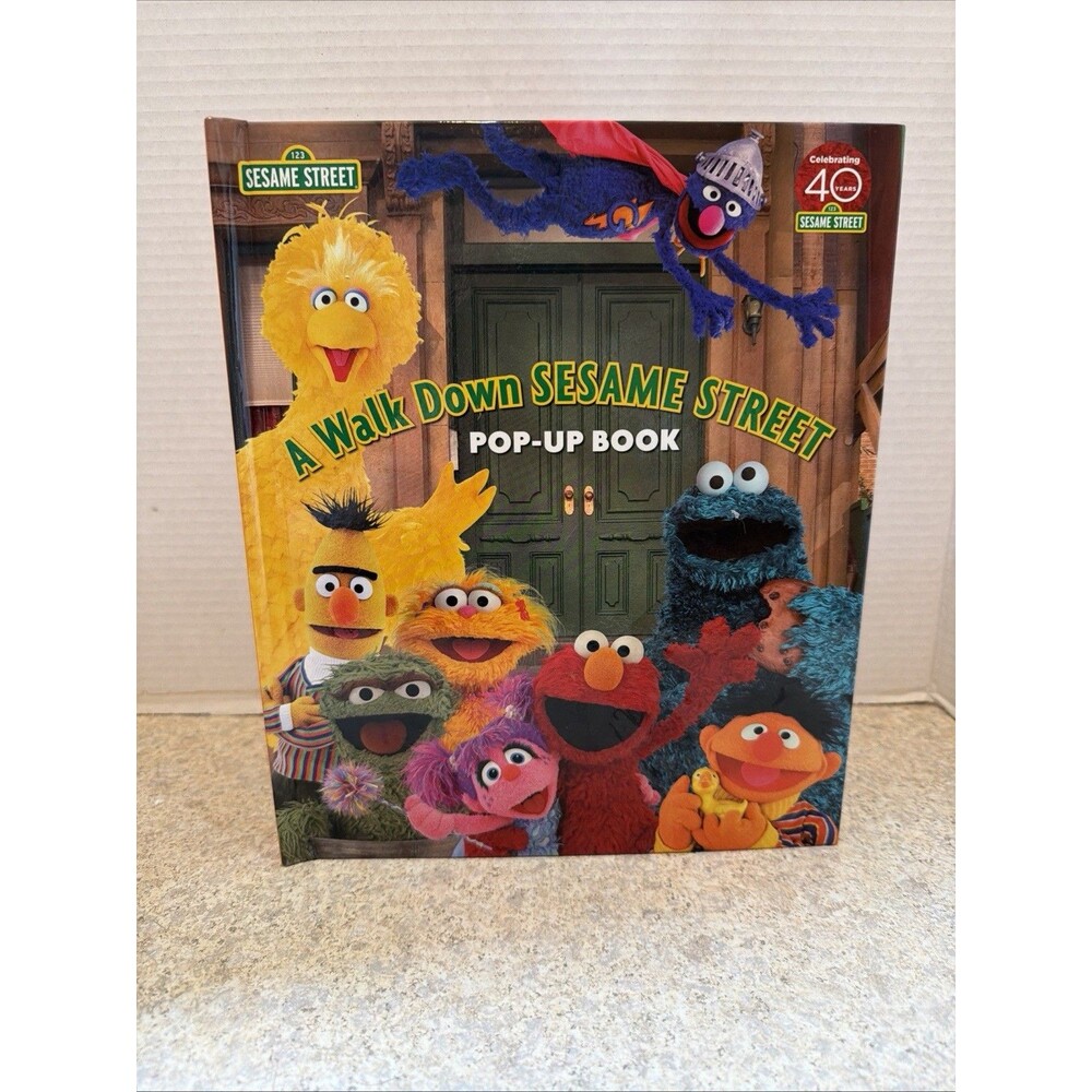 A Walk Down Sesame Street: Pop-Up Book (Sesame Street Books)